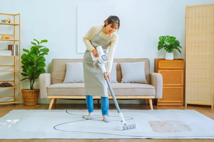 How To Keep Your Apartment Clean Between Professional Visits in Overland Park, KS How To Keep Your Apartment Clean Between Professional Visits in Overland Park, KS